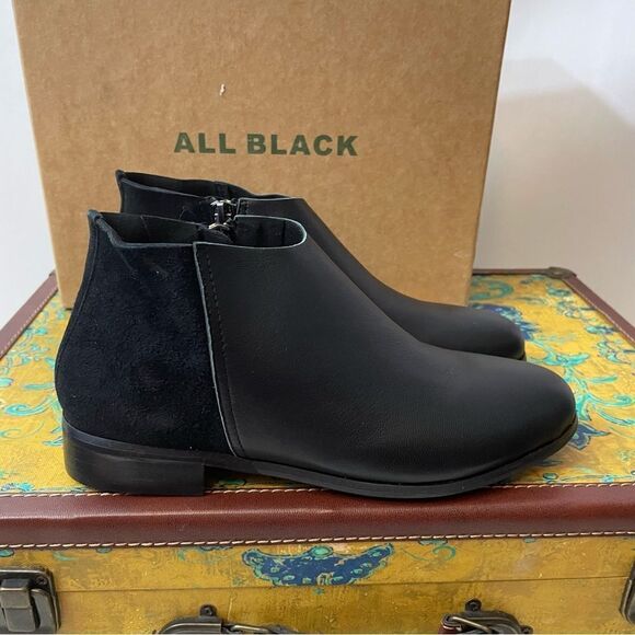 All Black Sleek Mix Leather Booties Boots Size 35 or 5 - Picture 3 of 7